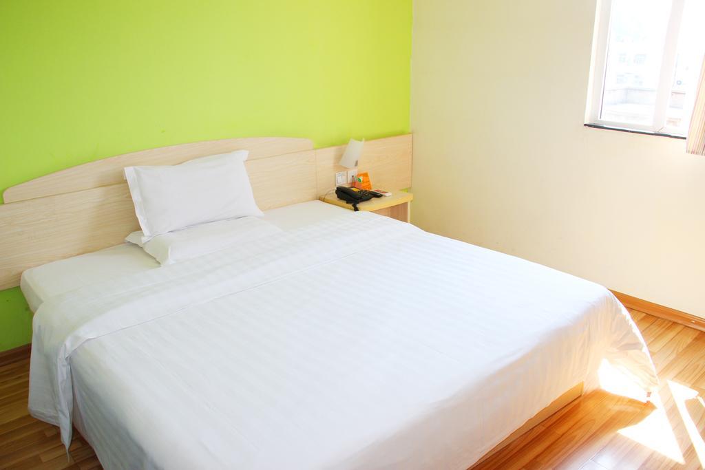 7Days Inn Premium Guangzhou Tianhe West Tiyu Road Subway Station Exteriör bild