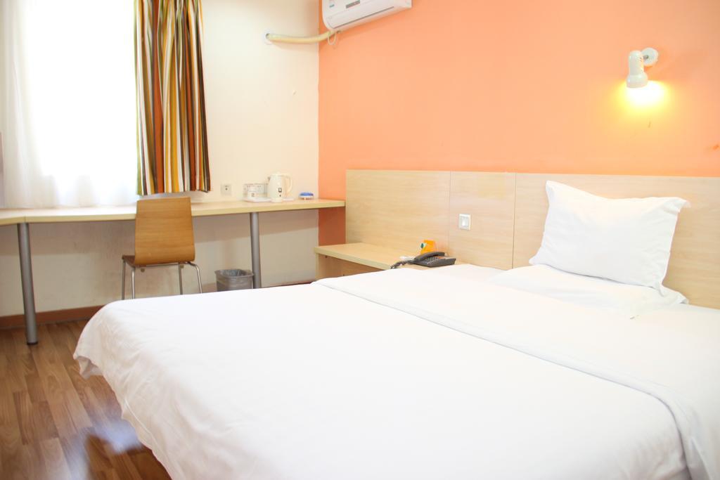 7Days Inn Premium Guangzhou Tianhe West Tiyu Road Subway Station Exteriör bild