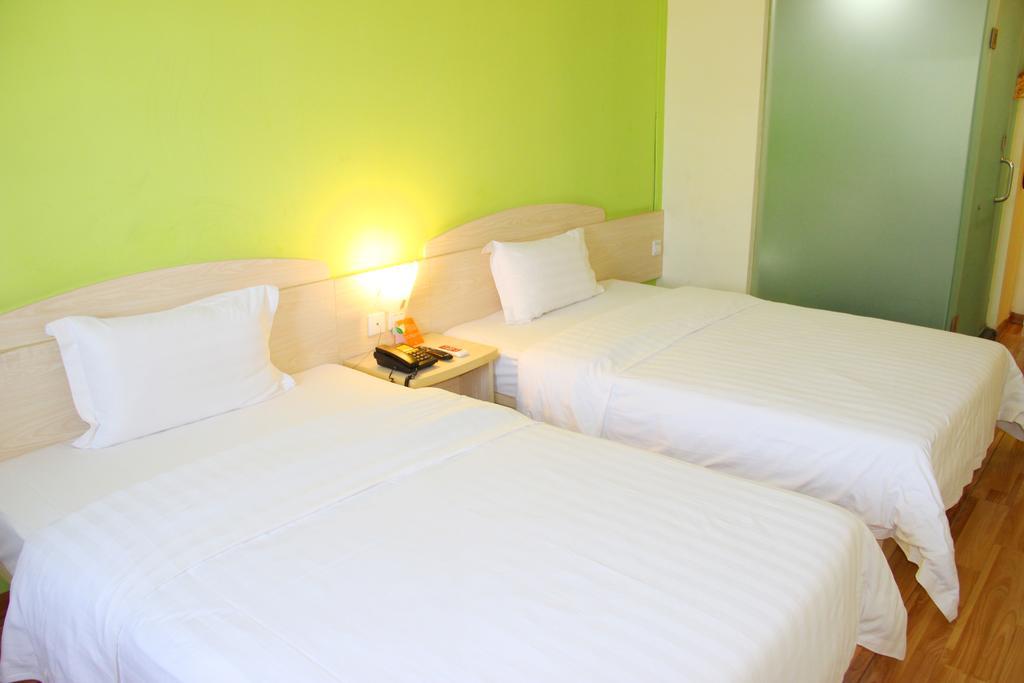 7Days Inn Premium Guangzhou Tianhe West Tiyu Road Subway Station Exteriör bild