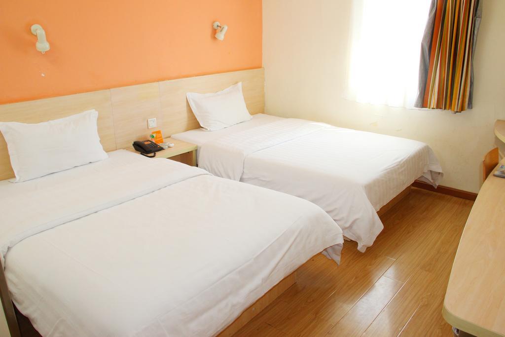 7Days Inn Premium Guangzhou Tianhe West Tiyu Road Subway Station Exteriör bild
