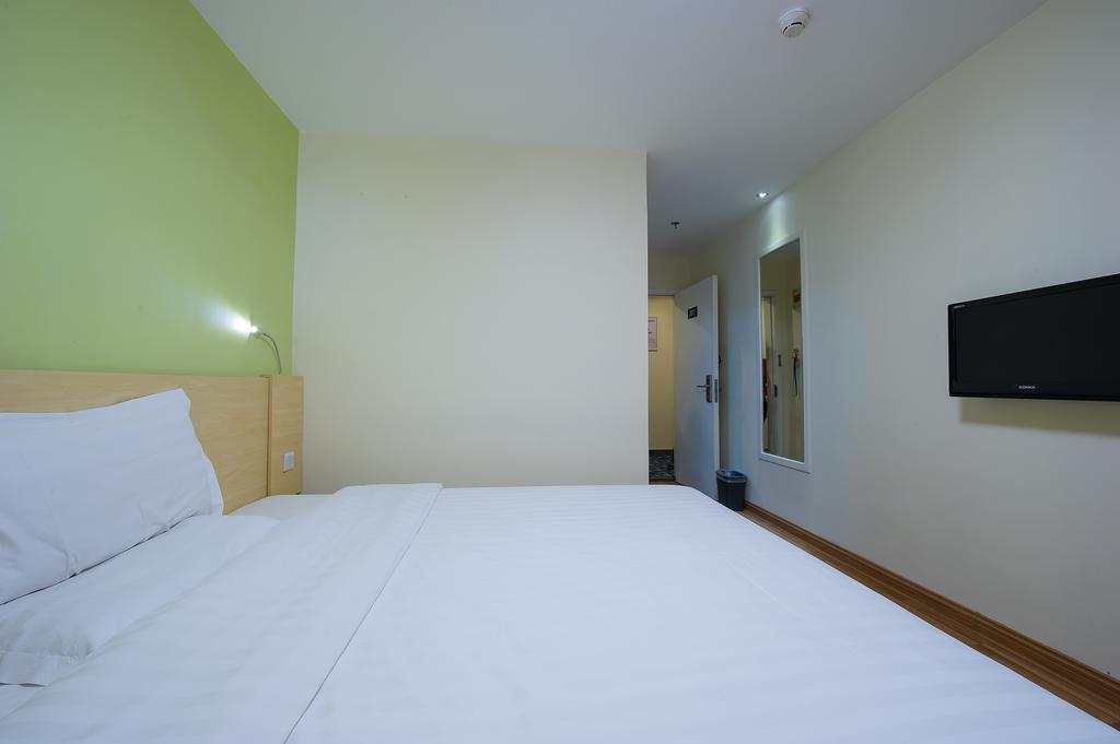7Days Inn Premium Guangzhou Tianhe West Tiyu Road Subway Station Exteriör bild