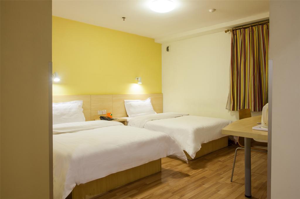 7Days Inn Premium Guangzhou Tianhe West Tiyu Road Subway Station Exteriör bild