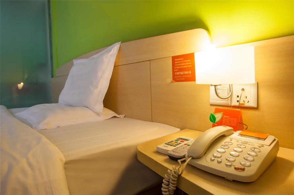 7Days Inn Premium Guangzhou Tianhe West Tiyu Road Subway Station Rum bild