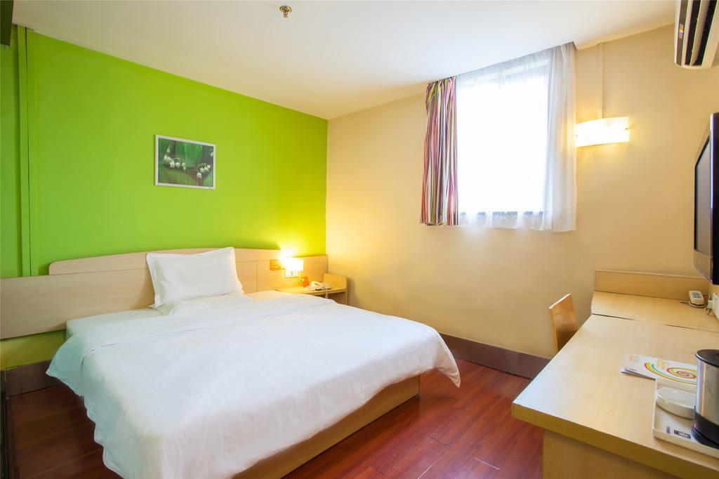 7Days Inn Premium Guangzhou Tianhe West Tiyu Road Subway Station Rum bild