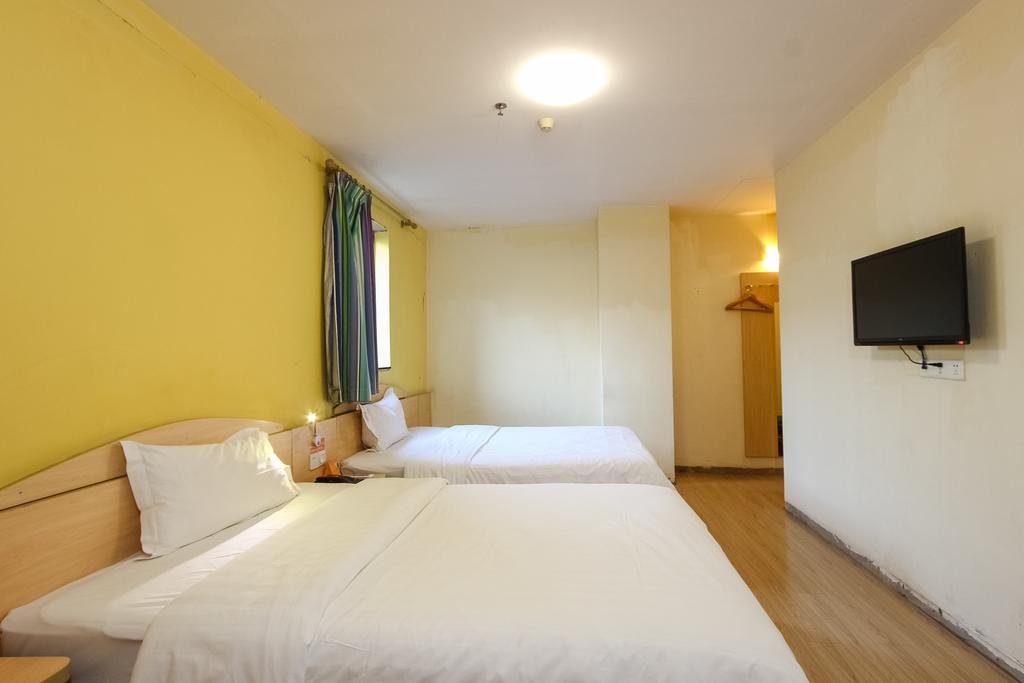 7Days Inn Premium Guangzhou Tianhe West Tiyu Road Subway Station Exteriör bild