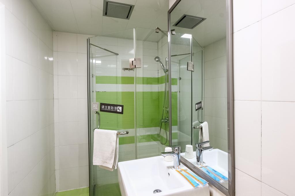 7Days Inn Premium Guangzhou Tianhe West Tiyu Road Subway Station Exteriör bild